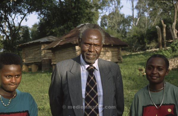 1991. Afrika, Ostafrika, Republik Kenia, Republic of Kenya, Jamhuri ya Kenya (Kisuaheli)
1991. Afrika Africa, Ostafrika, Republik Kenia, Republic of Kenya, Jamhuri ya Kenya
Schlüsselwörter: Afrika;Ostafrika;Kenia;Kenya;1991;Africa