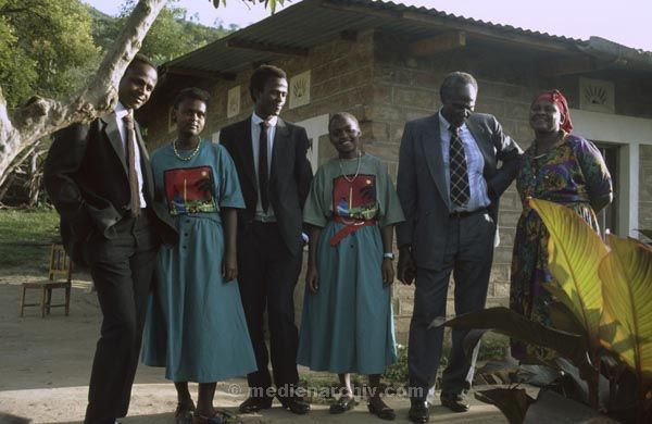 1991. Afrika, Ostafrika, Republik Kenia, Republic of Kenya, Jamhuri ya Kenya (Kisuaheli)
1991. Afrika Africa, Ostafrika, Republik Kenia, Republic of Kenya, Jamhuri ya Kenya
Schlüsselwörter: Afrika;Ostafrika;Kenia;Kenya;1991;Africa