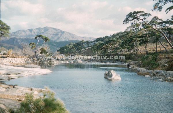 1958. Asien. Fernost. Korea. Südkorea.
1958. Asien. Fernost. Korea. Südkorea.
Schlüsselwörter: 1958;Asien;Fernost;Korea;Südkorea