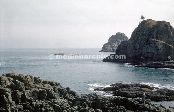1958. Asien. Fernost. Korea. Südkorea. Küste. Meer
1958. Asien. Fernost. Korea. Südkorea. Küste. Meer. Pazifik
Schlüsselwörter: 1958;Asien;Fernost;Korea;Küste;Meer;Pazifik;Südkorea