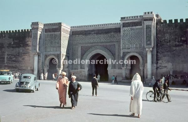1966. Afrika. Königreich Marokko. Maghreb. Rabat. Stadtor
1966. Afrika. Königreich Marokko. Maghreb. Rabat. Stadtor
Schlüsselwörter: 1966;Afrika;Maghreb;Marokko;Rabat;Stadttor