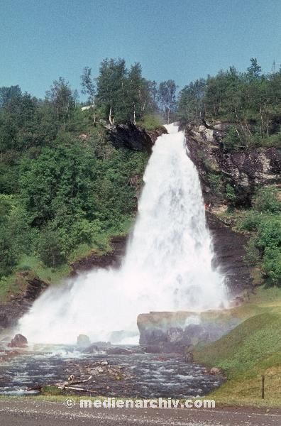 1967. Skandinavien. Norwegen. Wasserfall
1967. Skandinavien. Norwegen. Wasserfall
Schlüsselwörter: 1967;Norway;Norwegen;Skandinavien;Wasserfall