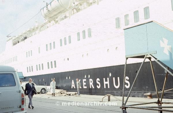 1967. Skandinavien. Norwegen. Meer. Atlantik. Seefahrt. Schifffahrt. Schiffe
1967. Skandinavien. Norwegen. Meer. Atlantik. Seefahrt. Schifffahrt. Schiffe
Schlüsselwörter: 1967;Atlantik;Meer;Norway;Norwegen;Schiffe;Schifffahrt;Seefahrt;Skandinavien