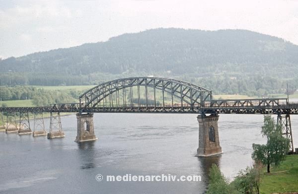 1967. Skandinavien. Norwegen. Brücke
1967. Skandinavien. Norwegen. Brücke
Schlüsselwörter: 1967;Brücke;Norway;Norwegen;Skandinavien