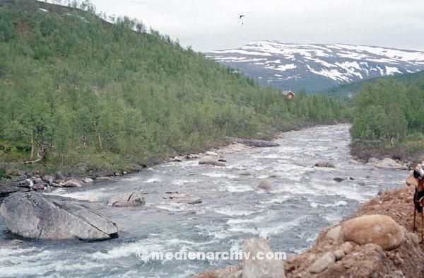 1967. Skandinavien. Norwegen. Fluss. Wasser
1967. Skandinavien. Norwegen. Fluss. Wasser. Norway. River
Schlüsselwörter: 1967;Fluss;Fluß;Norway;Norwegen;River;Skandinavien;Wasser