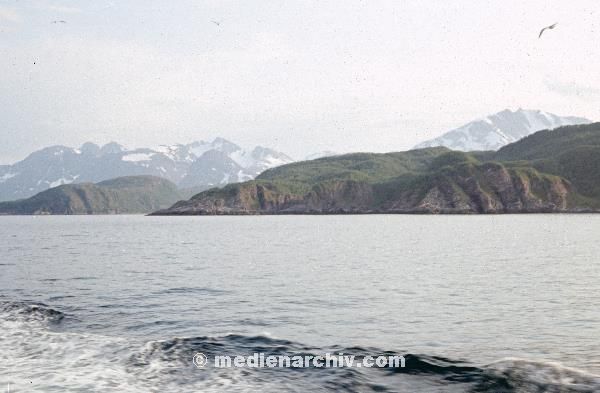 1967. Skandinavien. Norwegen. Meer. Atlantik. Küste
1967. Skandinavien. Norwegen. Meer. Atlantik. Küste
Schlüsselwörter: 1967;Atlantik;Küste;Meer;Norway;Norwegen;Skandinavien