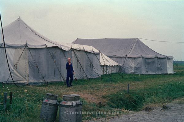 1962. Niederlande. Holland.
1962. Niederlande. Holland.
Schlüsselwörter: 1962;Holland;Jugendcamp;Niederlande;Zelte