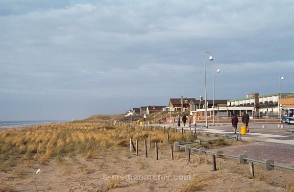 1974. Niederlande. Holland.
1974. Niederlande. Holland.
Schlüsselwörter: 1974;Holland;Meer;Niederlande;Strand
