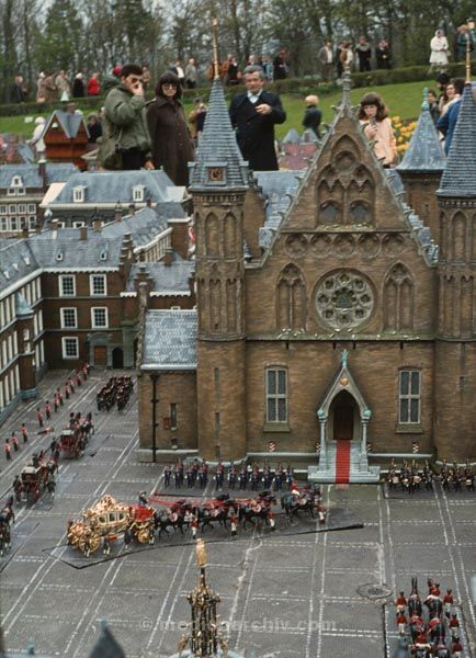 1974. Niederlande. Holland. Den Haag. Miniaturstadt Madurodam
1974. Niederlande. Holland. Den Haag. Miniaturstadt Madurodam
Schlüsselwörter: 1974;Den Haag;Niederlande;Holland;Madurodam
