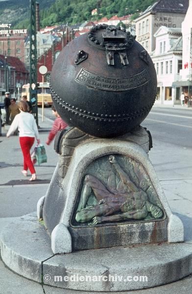 1967. Skandinavien. Norwegen. Bergen
1967. Skandinavien. Norwegen. Bergen.
Schlüsselwörter: 1967;Bergen;Norway;Norwegen;Skandinavien