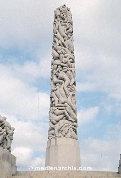 1967. Skandinavien. Norwegen. Oslo. Vigeland Park
1967. Skandinavien. Norwegen. Oslo. Vigeland Park. Skulpturen
Schlüsselwörter: 1967;Norway;Norwegen;Oslo;Skandinavien;Vigeland Park