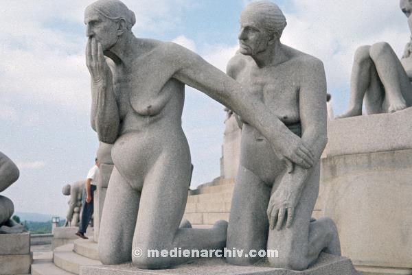 1967. Skandinavien. Norwegen. Oslo. Vigeland Park
1967. Skandinavien. Norwegen. Oslo. Vigeland Park. Skulpturen
Schlüsselwörter: 1967;Norway;Norwegen;Oslo;Skandinavien;Vigeland Park