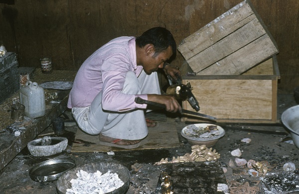 1982. Asien Nepal
1982. Asien. Königreich Nepal. Nepal Adhirajya.
 
Reise durch Indien und Nepal. Foto: Helga Müller
Schlüsselwörter: 1982;Asia;Asien;Nepal