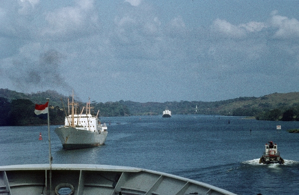 1966. Mittelamerika. Panama. Schifffahrt durch den Panamakanal. Seefahrt.
1966. Mittelamerika. Panama. Schifffahrt durch den Panamakanal. Seefahrt.
Schlüsselwörter: 1966;Kanal;Mittelamerika;Panama;Panamakanal;Schiffe;Schifffahrt