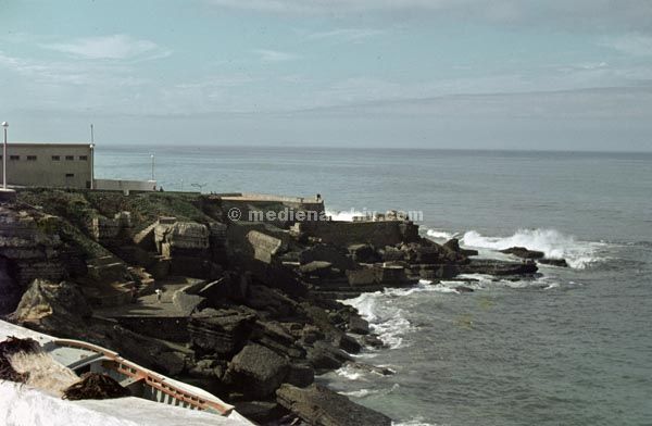 1963. Portugal.
1963. Portugal. Küste. Meer. Felsen
Schlüsselwörter: 1963;Atlantik;Felsen;Küste;Meer;Portugal