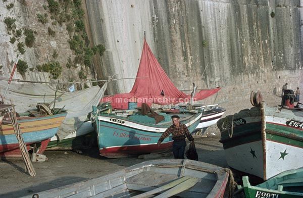 1963. Portugal.
1963. Portugal.
Schlüsselwörter: 1963;Boote;Portugal