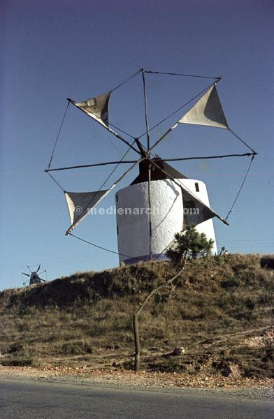 1963. Portugal.
1963. Portugal. Windmühle
Schlüsselwörter: 1963;Mühle;Portugal;Windmühle