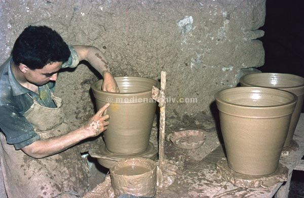 1963. Portugal.
1963. Portugal. Mann beim Töpfern
Schlüsselwörter: 1963;Arbeiter;Portugal;töpfern