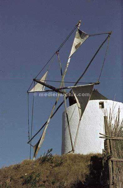 1963. Portugal.
1963. Portugal. Windmühle. Mühle
Schlüsselwörter: 1963;Mühle;Portugal;Windmühle