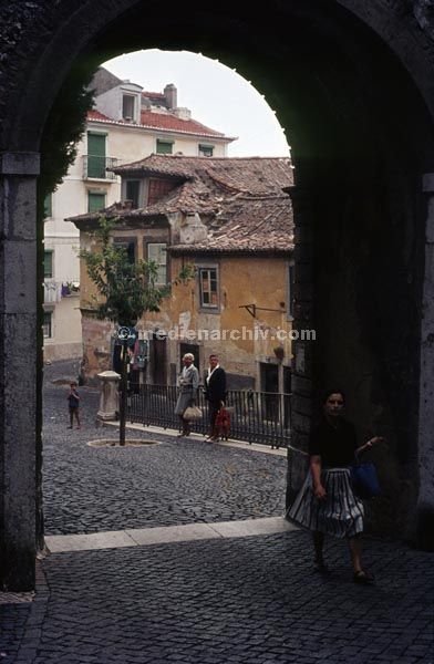 1963. Portugal.
1963. Portugal.
Schlüsselwörter: 1963;Portugal