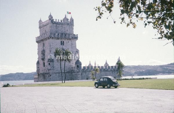 1966. Portugal. Torre de Belém. Torre de Belem am Ufer des Tejo
1966. Portugal. Torre de Belém. Torre de Belem am Ufer des Tejo
Schlüsselwörter: 1966;Lissabon;Portugal;Torre de Belem;Torre de Belém