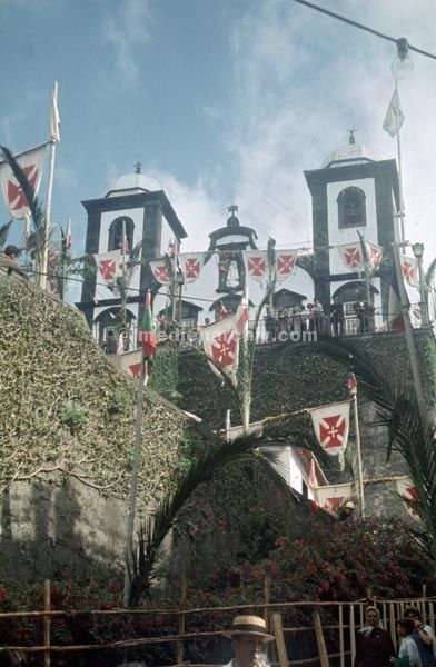 1968. Portugal. Insel Madeira.
1968. Portugal. Insel Madeira. Monte. Kirche.
Schlüsselwörter: 1963;Insel Madeira;Portugal