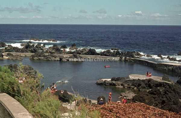 1968. Portugal. Insel Madeira.
1968. Portugal. Insel Madeira. Porto Moniz. Freibad.Meer
Schlüsselwörter: 1963;Atlantik;Freibad;Insel Madeira;Meer;Portugal;Schwimmbad