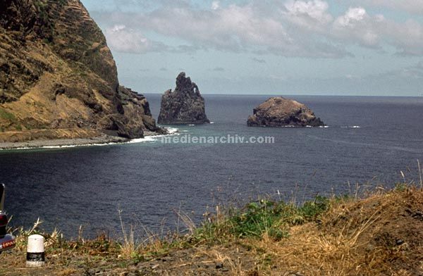 1968. Portugal. Insel Madeira.
1968. Portugal. Insel Madeira. Meer. Felsen
Schlüsselwörter: 1963;Atlantik;Felsen;Insel Madeira;Meer;Portugal