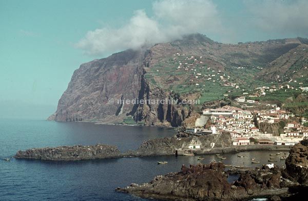 1968. Portugal. Insel Madeira.
1968. Portugal. Insel Madeira. Cap Girao-Lobos.
Schlüsselwörter: 1963;Atlantik;Insel Madeira;Meer;Portugal