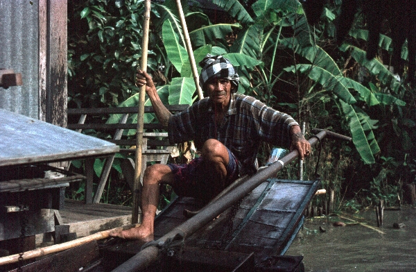 1966. Thailand. Bangkok.
1966. Thailand. Bangkok. Klong Bootsführer.
Schlüsselwörter: 1966;Bangkok;Thailand