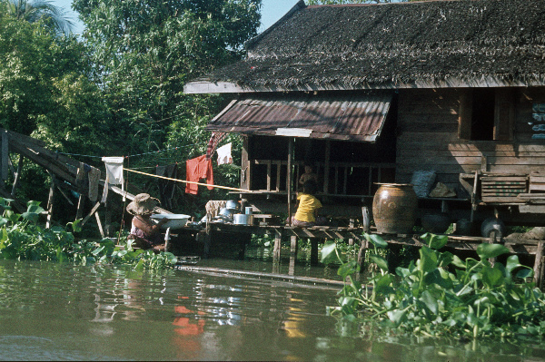1976. Asien. Ferner Osten. Thailand. Bangkok.
1976. Asien. Ferner Osten. Thailand. Bangkok.
Schlüsselwörter: 1976;Bangkok;Thailand