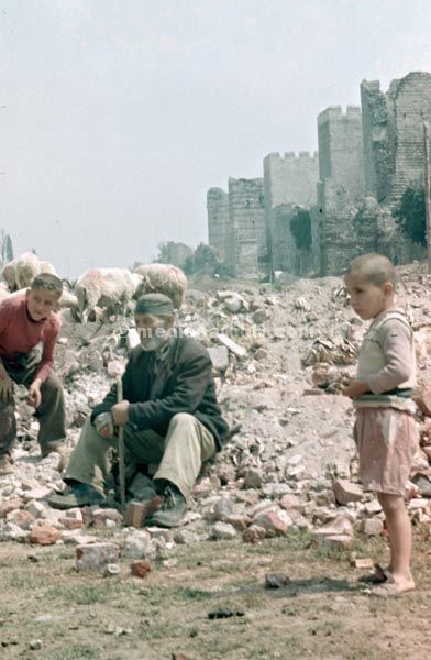 1961.  Türkei.
1961. Türkei.  (Hase: Schwarzes Meer)
Schlüsselwörter: Türkei