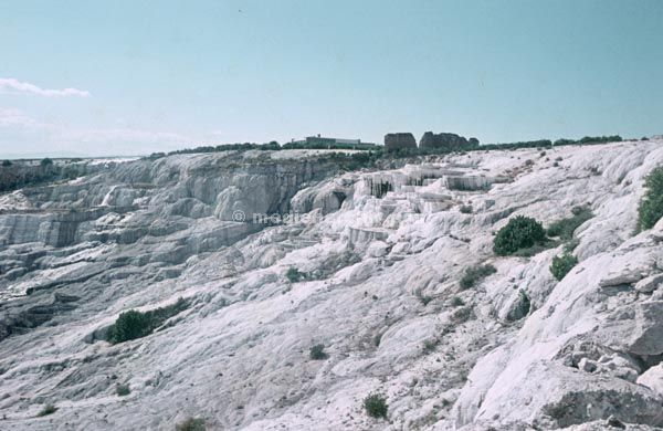 Türkei. Pamukkale. Kalksinterterrassen
  
Schlüsselwörter: 1960;Kalksinterterrassen;Pamukkale;Türkei