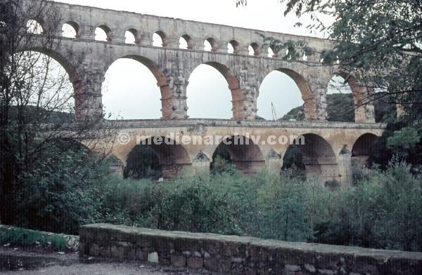 1969. Türkei. Anatolien. Kappadokien. Felsen. Berge
1969. Türkei. Anatolien. Kappadokien. Felsen. Berge
Schlüsselwörter: 1969;Anatolien;Berge;Felsen;Kappadokien;Türkei