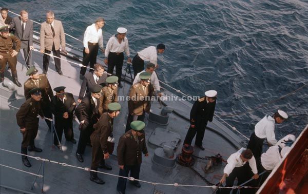 1970. Türkei. Schwarzmeerfahrt
  
Schlüsselwörter: 1970;Marine;Schiffe;Schwarzmeer;Soldaten;Türkei;Uniformierte