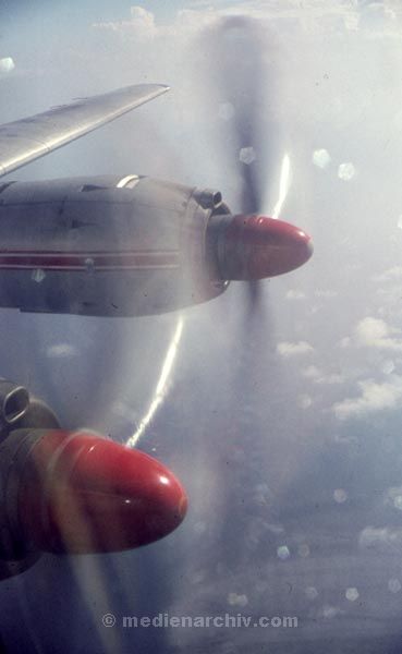 1974. Asien. Taiwan
1974. Asien. Taiwan. Flugzeug mit Propeller
Schlüsselwörter: 1974;Asien;fliegen;Flugzeug;Propeller;Taiwan