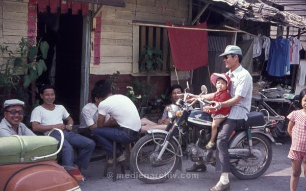 1974. Asien. Taiwan
1974. Asien. Taiwan.
Schlüsselwörter: 1974;Asien;Taiwan