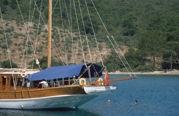 1989. Türkei. Reise auf einem Segelboot. Mittelmeer.
1989. Türkei. Reise auf einem Segelboot. Mittelmeer.
Schlüsselwörter: 1989;Türkei;Mittelmeer;Segelboot;Segelschiff