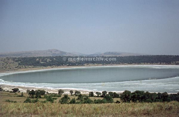 1971. Afrika. Uganda. Safari.
1971. Afrika. Uganda. Safari. Salzsee
Schlüsselwörter: 1971;Afrika;Safari;Salzsee;Uganda