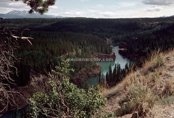 1978. USA.
1978. USA. Fluss im bergigen Wald
Schlüsselwörter: 1978;Fluss;Flu;USA;Wald