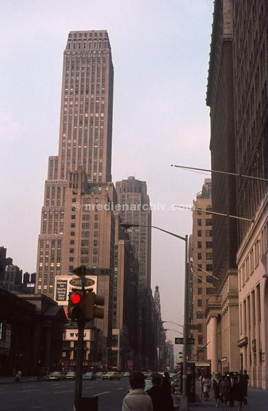 1966. USA. New York.
1966. USA. New York.
Schlüsselwörter: Hochhaus;New York;Skyline;USA