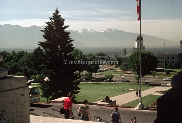 1978. USA. Salt Lake  City.
1978. USA. Salt Lake  City. Blick an der Rocky Mountains.
Schlüsselwörter: Salt Lake  City;USA