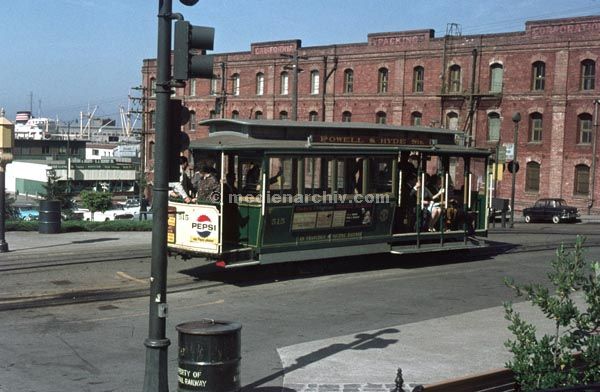 1966. USA. San Francisco.
1966. USA. San Francisco. Cable Car.
Schlüsselwörter: San Francisco;USA