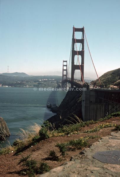 1978. USA. San Francisco. Golden Gate Bridge
1978. USA. Kalifornien. San Francisco. Golden Gate Bridge.
Schlüsselwörter: Brücke;Golden Gate Bridge;Kalifornien;San Francisco;USA