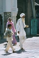 IND-Amritsar-1974-106~0.jpg