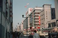 Dateiname=JPN-Tokio-1970-305.jpg
Dateigröße=76KB
Abmessungen: 600x394
hinzugefügt am: 17. Oktober 2012 JPN-Tokio-1970-305.jpg