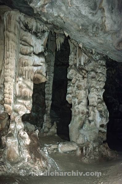 1975. Südafrika. Kalkstein. Tropfstein