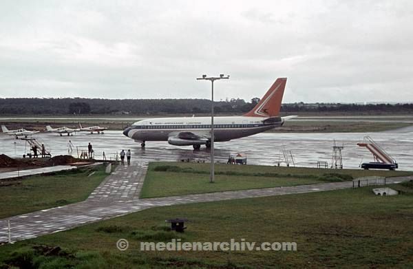 1975. Südafrika. Flugzeug am Flughafen