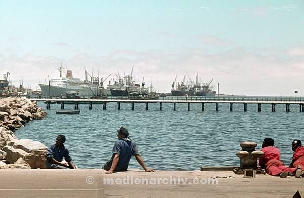 1975. Südafrika. Afrikaner. Meer. Schiffe. Hafen