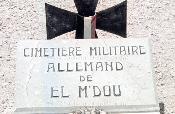 um 1970. Afrika. Tunesien - Africa. Tunisia. Gabes - Cimetiere militaire allemand